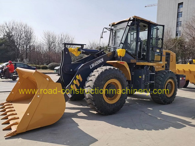 XCMG LW400KN Wheel Loader 2.4m3 Bucket Adapt To Complex Working Conditions